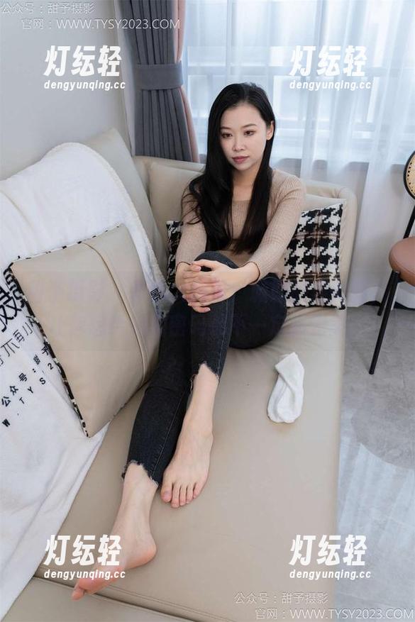 甜予摄影 - 套图大揭幕：璇璇的连体服，让你想给她加密码都不一定够完美。