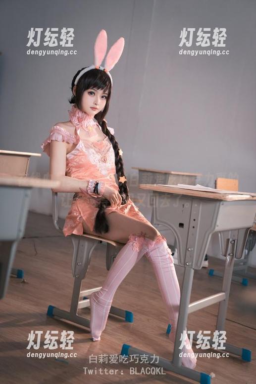在线血拼美图，学妹白莉爱吃巧克力真的让我觉得时间又回去了。