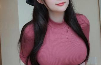 白银81版的最新写真：纯白花嫁，真有别致的穿搭哲学。