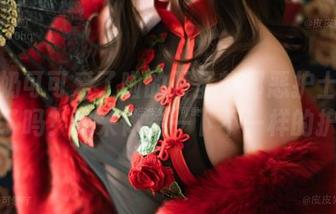 皮皮奶可可爱了啦的万圣节邪恶护士：你下载了吗？快来体验一下不一样的护士！