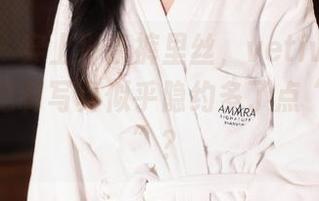 秀人网 – 穿上那条裤里丝，vetiver嘉宝贝儿的定制写真似乎隐约多了点“小心思”？
