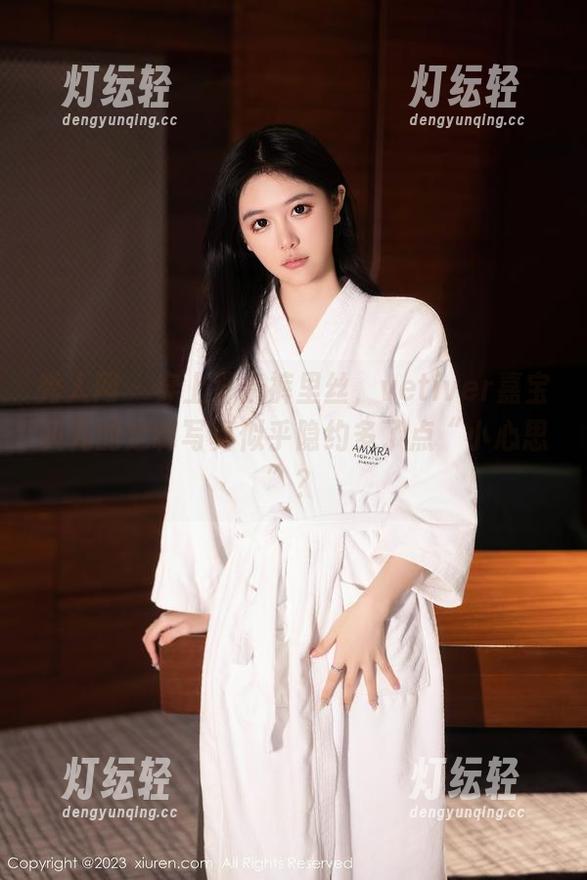 秀人网 - 穿上那条裤里丝，vetiver嘉宝贝儿的定制写真似乎隐约多了点“小心思”？