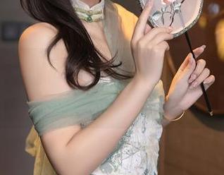 秀人网 – 作品里的一丝诙谐，林乐一也有女王的俏皮一面！
