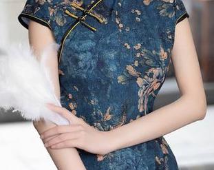 秀人网 – 王俪丁呀的校园经历：在线品味作品里的细腻与随意