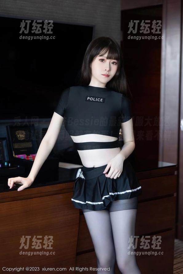 秀人网 - 白洁Bessie的最新制服大放送，她让每件制服都有故事！套图来看不解释哦