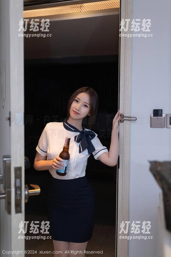 秀人网 - 白芷yy能做的，下载瑜伽全集再也不怕变成‘一块砖’！