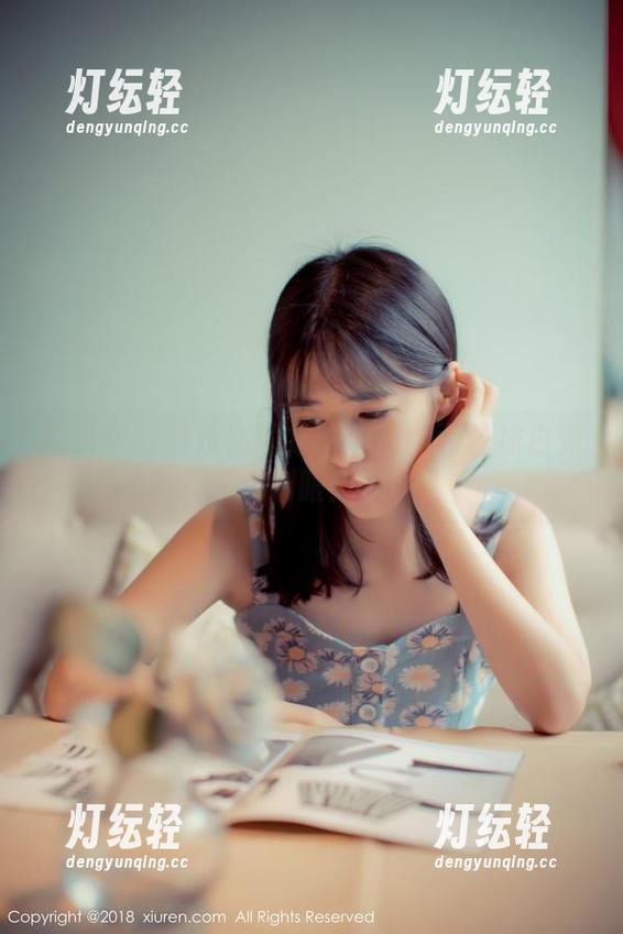 秀人网 - 黄乐然的定制画面：蕾丝袜白到刺眼！