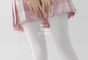 紧急企划 – 一只喵喵梓，白丝在车里的生动演绎—快点看原图！