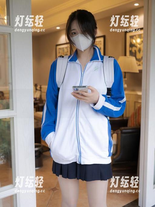 紧急企划 - 小恩的女仆写真，朴素中的一丝丝古灵精怪。