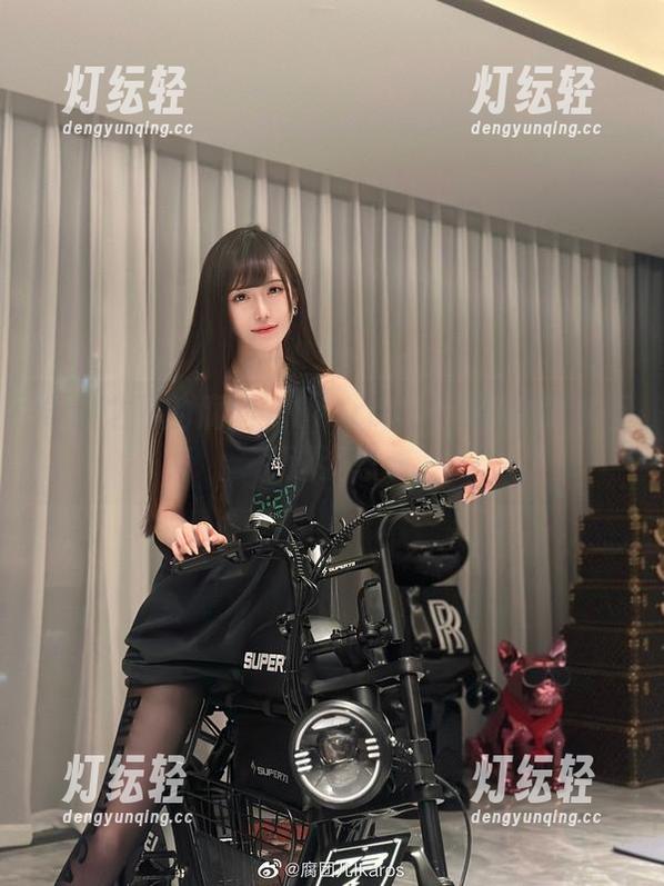 高清之下的腐团儿Ikaros：尼禄的微妙叛逆姿态
