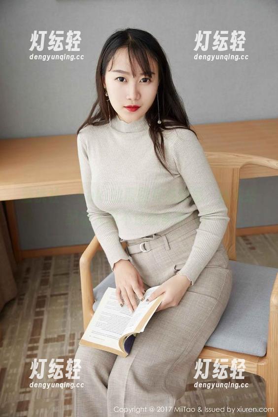 蜜桃社-Suki 蜜桃社 - Suki的原图有点意思,丝袜搭配让人忍不住想多想几下