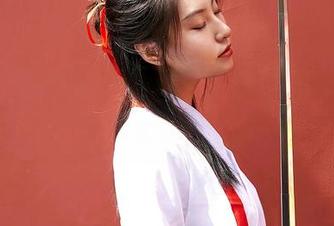 蜜桃社 – 秘书杏子的美图在这里，这角色扮演的太真实了吧！