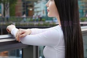 蜜桃社 – 玛丽Mary的体操服集，每一张都像一个未解的谜，真让人琢磨。