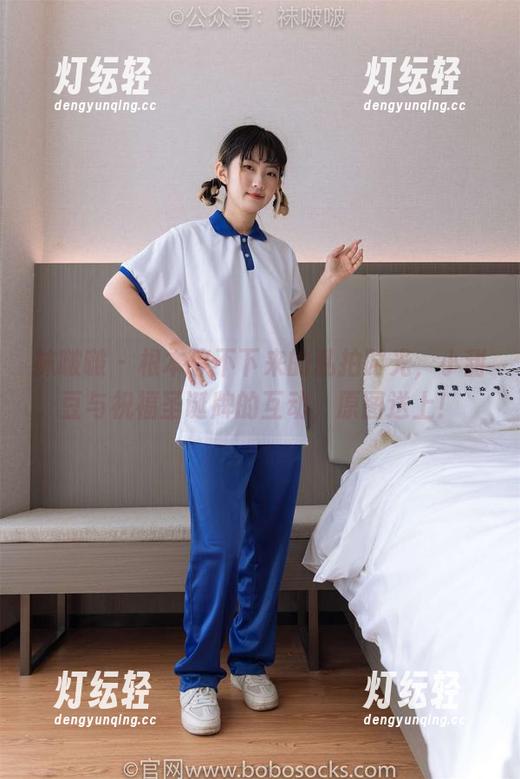 袜啵啵 - 根本停不下来的私拍时光，小甜豆与祝福圣诞牌的互动，原图送上！