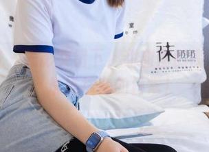 袜啵啵 – 光影交错下，甜甜圈的高清写真，堆堆袜套的日常！