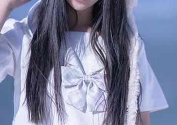 拥抱白衬衫的过期米线线喵，高清图册像盛夏百合花一样淡淡的香