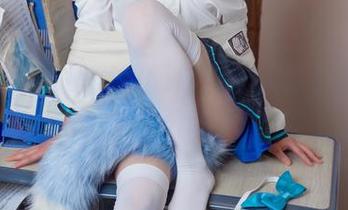 铁打萌萌_moi的新作：让人意外的蓝色水手透明分体写真！