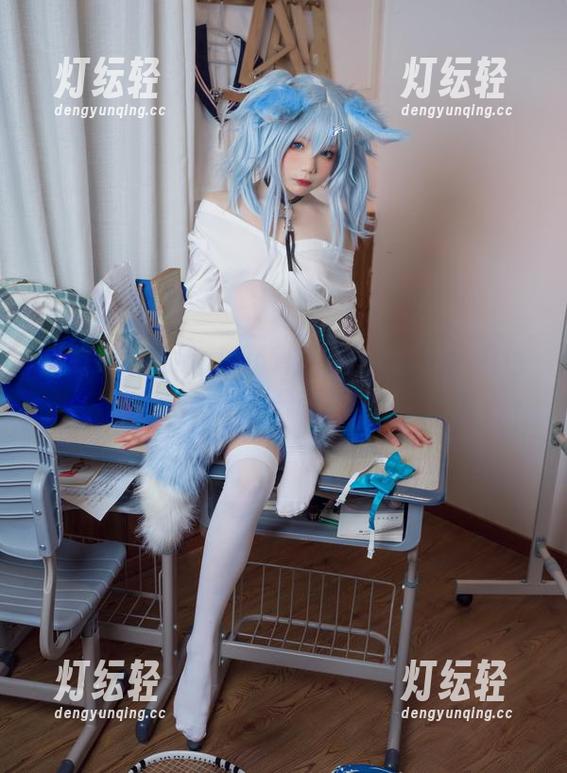 铁打萌萌_moi 铁打萌萌_moi的新作:让人意外的蓝色水手透明分体写真!