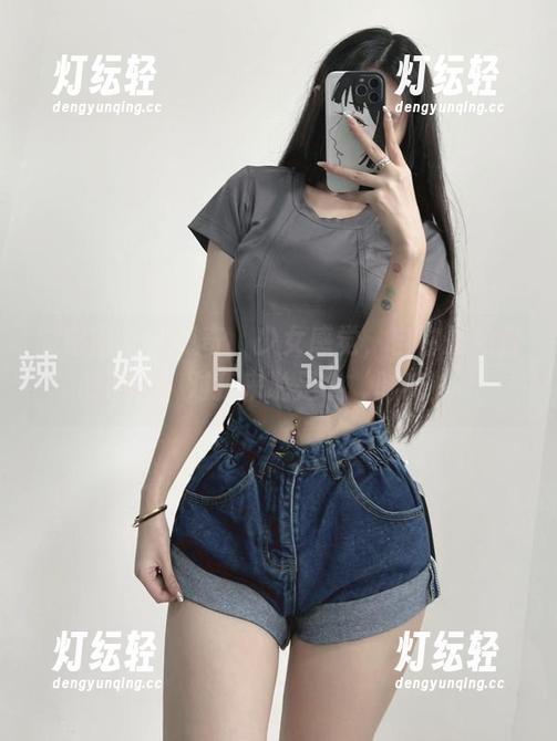 微密圈 - 陈佩奇，少女感觉，自称是免费的图集，对我来说是个‘时光机’