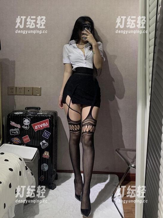微密圈 - 反正脸贴过来，怎么会有负担？–陈佩奇写真合集