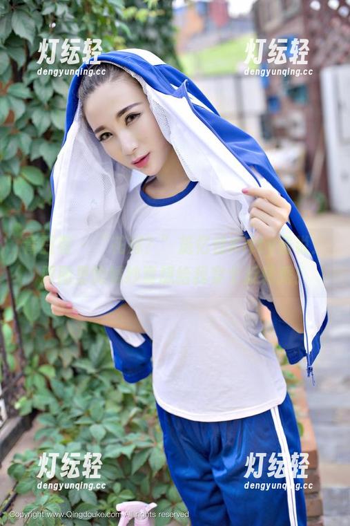 青豆客 - “花嫁？”施忆佳Kitty酱说：原图里的婚纱真想给我穿个反转秀！